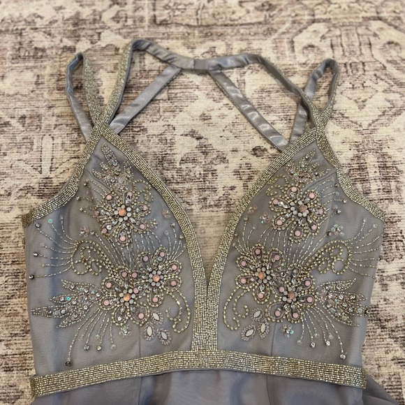 Beautiful one-of-a-kind ballgown perfect for prom, sweet16, and former locations - Picture 14 of 16